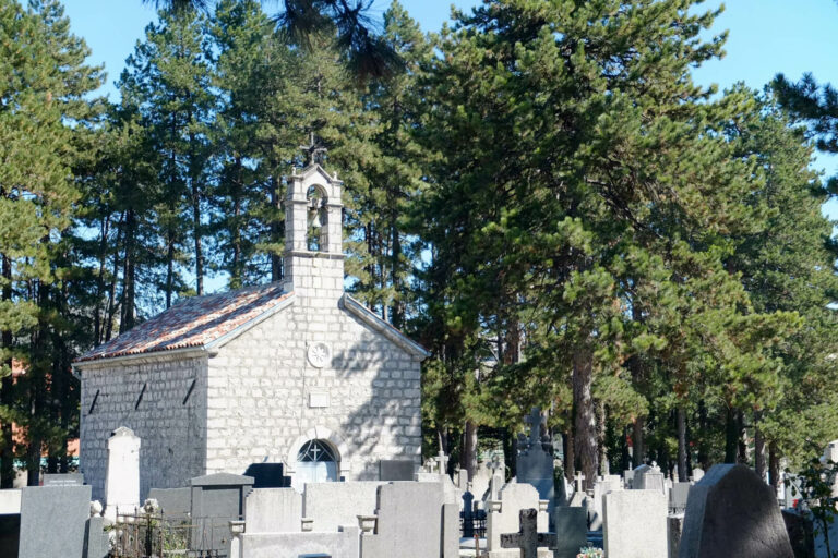 Lire la suite à propos de l’article Les monuments funéraires